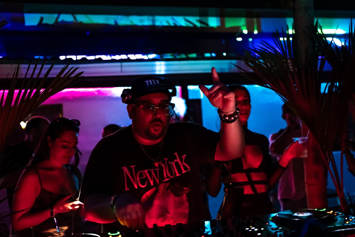 Papa Lu live performance